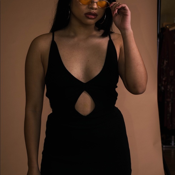 Mid slit Mini Dress - Picture 2 of 6